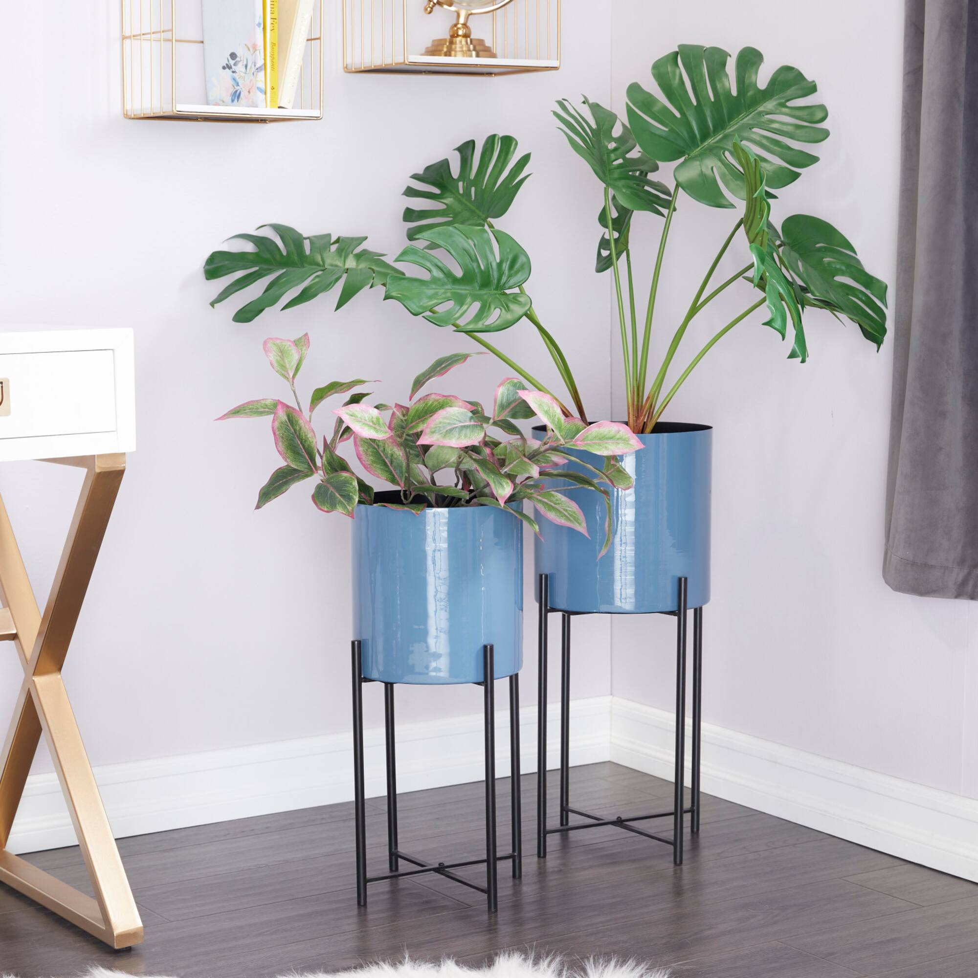 CosmoLiving by Cosmopolitan Set of 2 Blue Iron Contemporary Planter, 24" x 10" x 10"